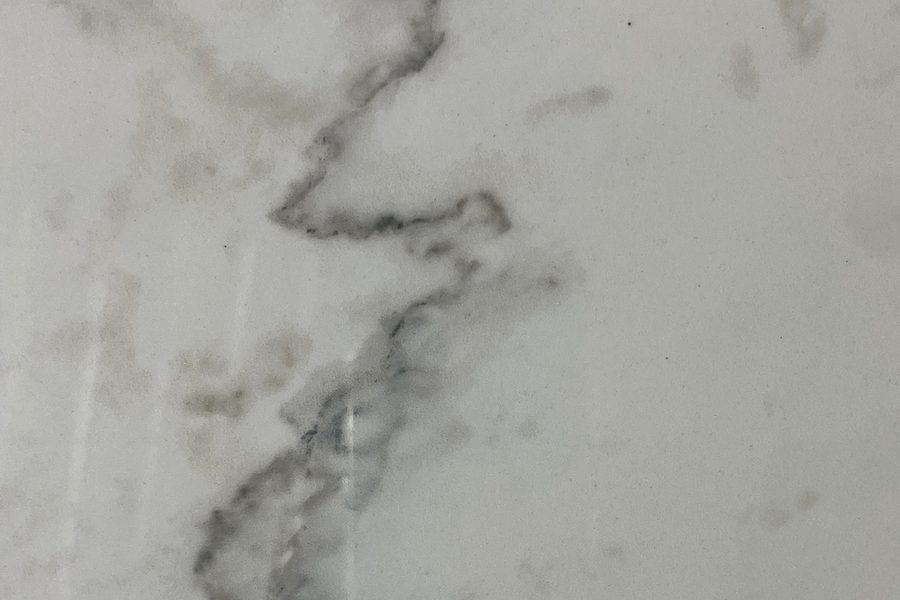 Textura de porcelanato branco com rajados cinza